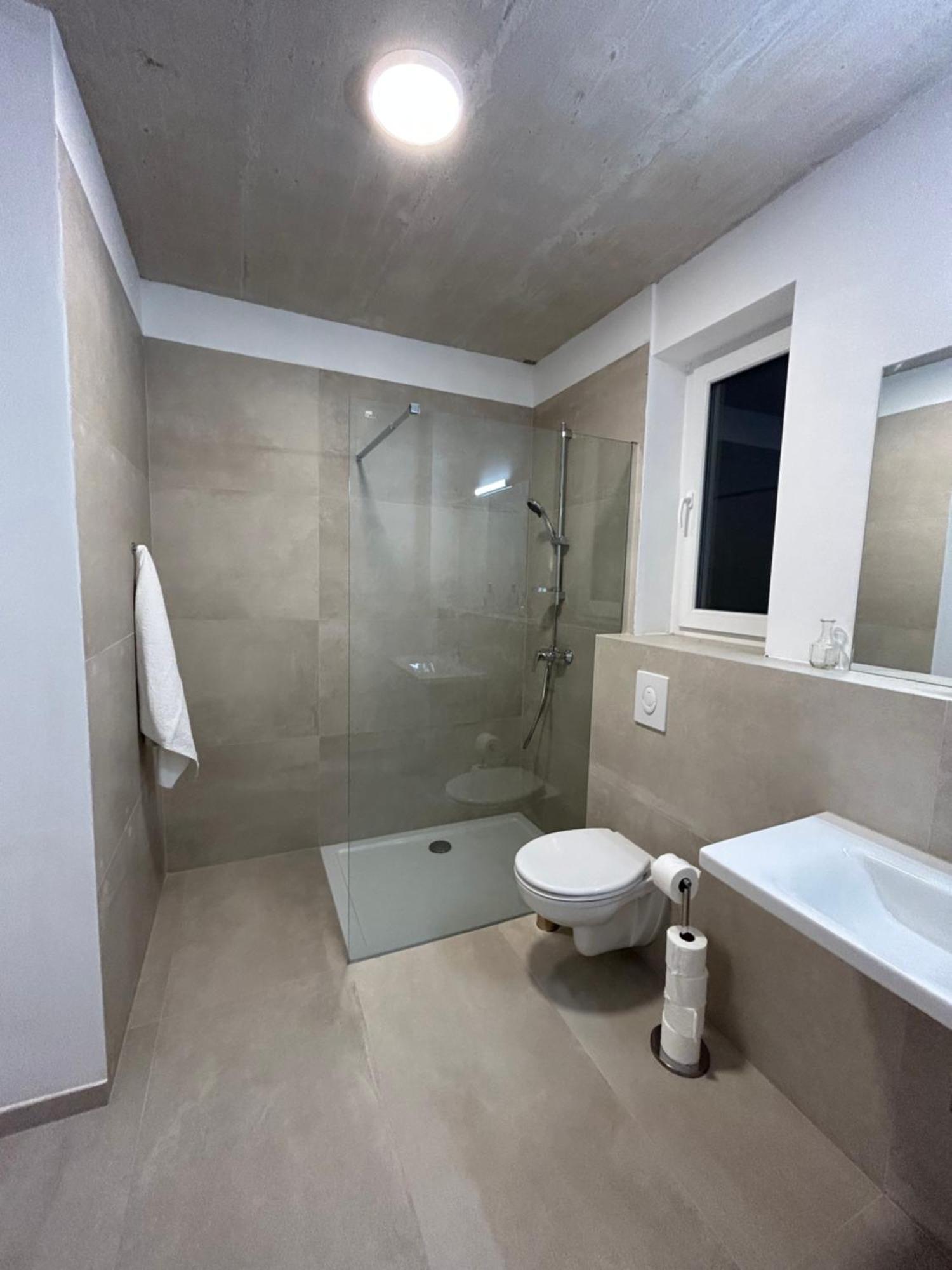 Twenty-punat Apartman *